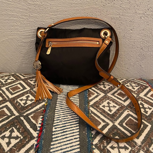 Vince Camuto Handbags - Vince Camuto cross body bag